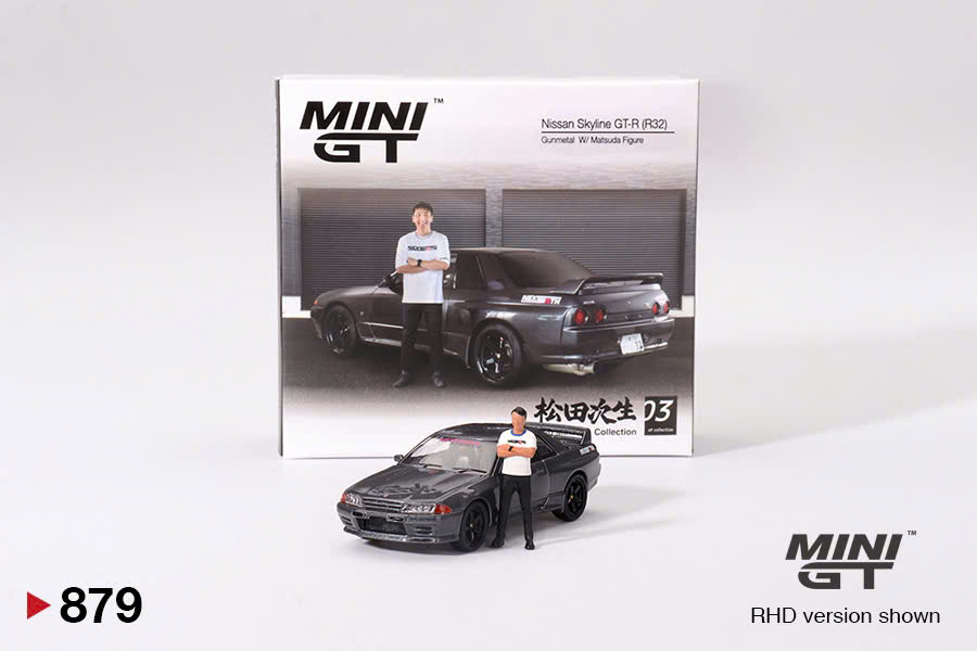 MiniGT Nissan R32 Gunmetal with Matsuda figure